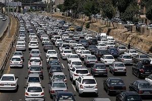 ترافیک در آزادراه تهران- کرج سنگین است/ گرد و خاک در اکثر محور‌های استان کرمان