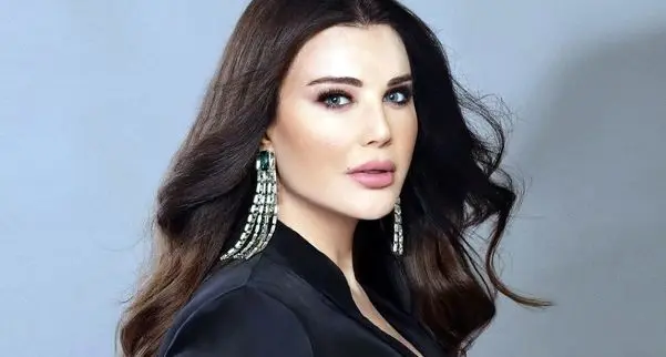 زنی که خیابان‌های بیروت را خلوت می‌کند | تبدیل اخبار به پربیینده‌ترین برنامه تلویزیون | پادشاه خبر | مونا ابوحمزه کیست؟