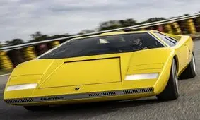 تصاویری از لامبورگینی کانتاش رضا پهلوی در ایران