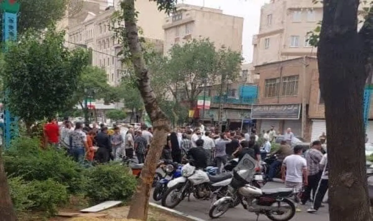 صدای مردم در شهرری علیه خاموشی‌های مکرر بلند شد

