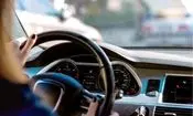 چرا فرمان خودروها در وسط قرار ندارد؟