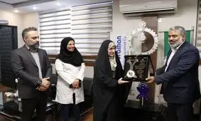 گواهینامه ی رعایت حقوق مصرف کنندگان در دستان «ابوریحان»