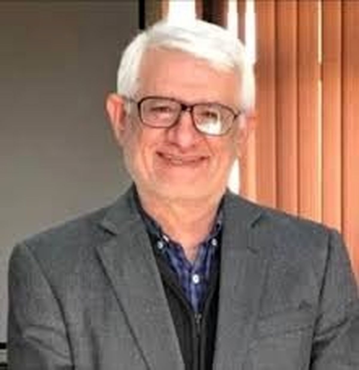 بانوان و جوانان را دریابید/ لَختی دستگاههای دولتی/ سوء برداشت در معنای وفاق ایجاد شده است/ قوت مجلس در عدم دخالت در مسایل اجرایی است