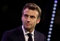 امانوئل مکرون با انتشار این عکس به توهین ترامپ به همسرش واکنش نشان داد