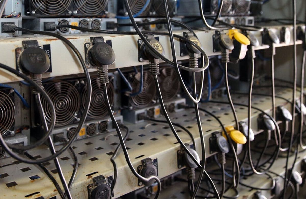 ۲۲۳ دستگاه ماینر غیر مجاز در زاهدان کشف شد