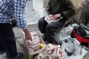اوضاع وخیم اقتصادی در سوریه؛ مردم به جای گوشت استخوان می‌خرند