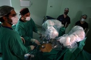 اولین جراحی بین المللی رباتیک در بیمارستانی در شیلی انجام شد/ ویدئو