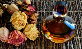 چرا عطر دوری می آورد؟/ پشت پرده کادو دادن عطر و جدایی چیست؟