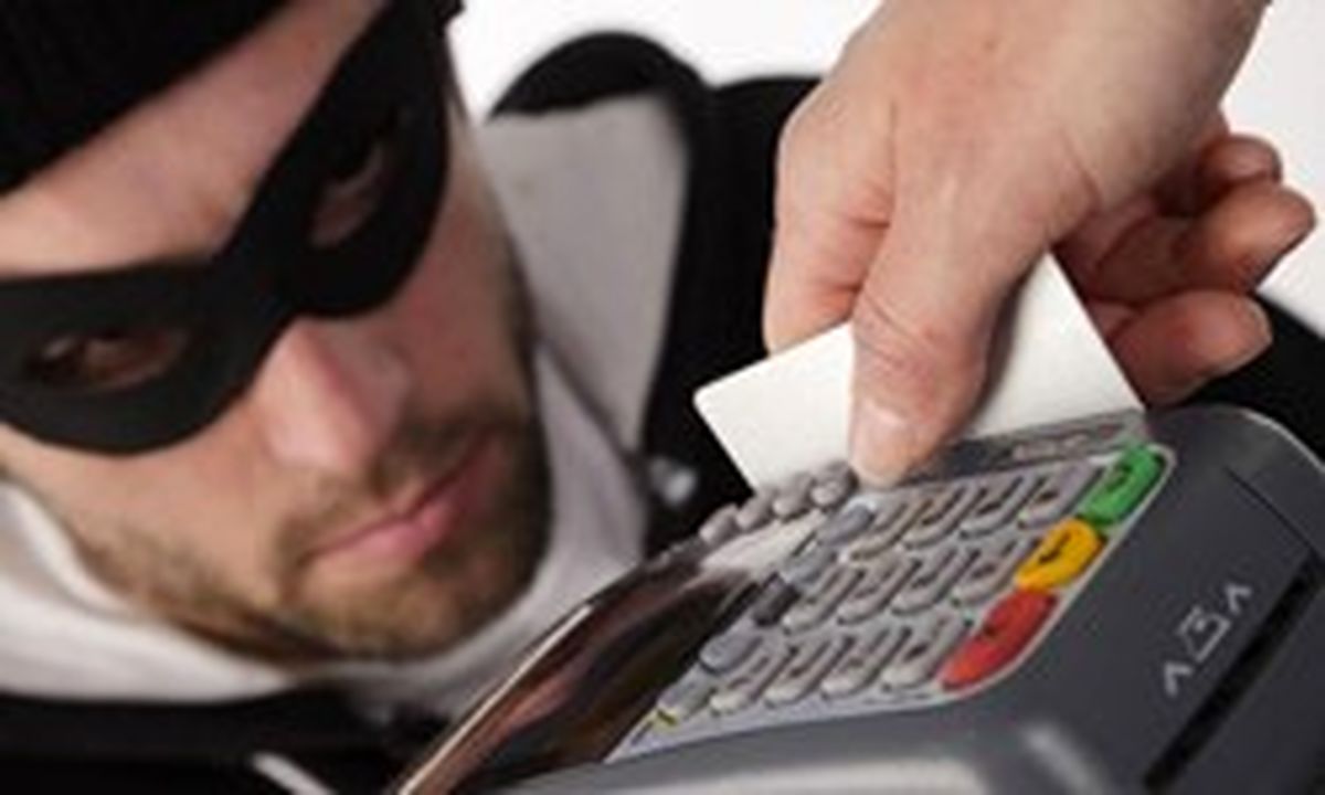 جعل كارتهاي بانكي توسط ميوهفروش سيار