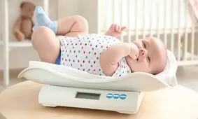 وزن نوزاد در زمان تولد چقدر باید باشد؟
