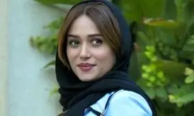 عکس پریناز ایزدیار در کنار گلاره عباسی در جشن حافظ