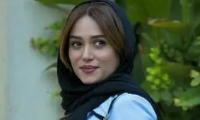 عکس پریناز ایزدیار در کنار گلاره عباسی در جشن حافظ