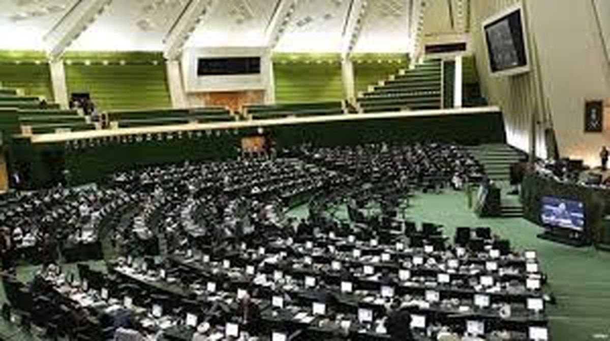 هاشم‌زایی: دولت هر مشکلی دارد با مجلس در میان گذارد
