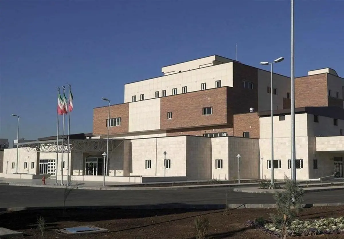 تنها بیمارستان ۳۲ تختخوابی دهگلان پاسخگوی جمعیت ۶۵ هزار نفر نیست