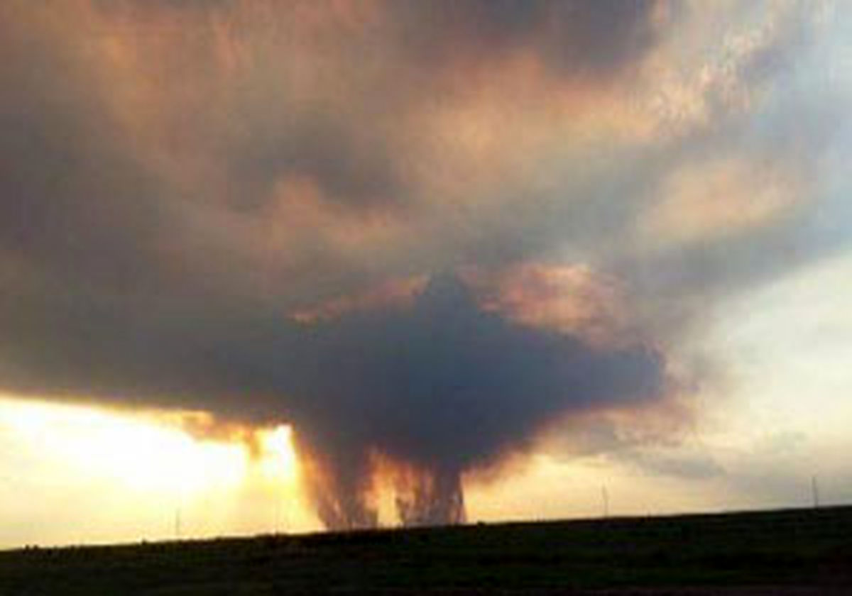 حریق گسترده در زمین زراعی نوبران
