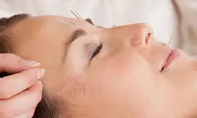 آیا طب سوزنی بر زیبایی پوست تاثیر دارد؟