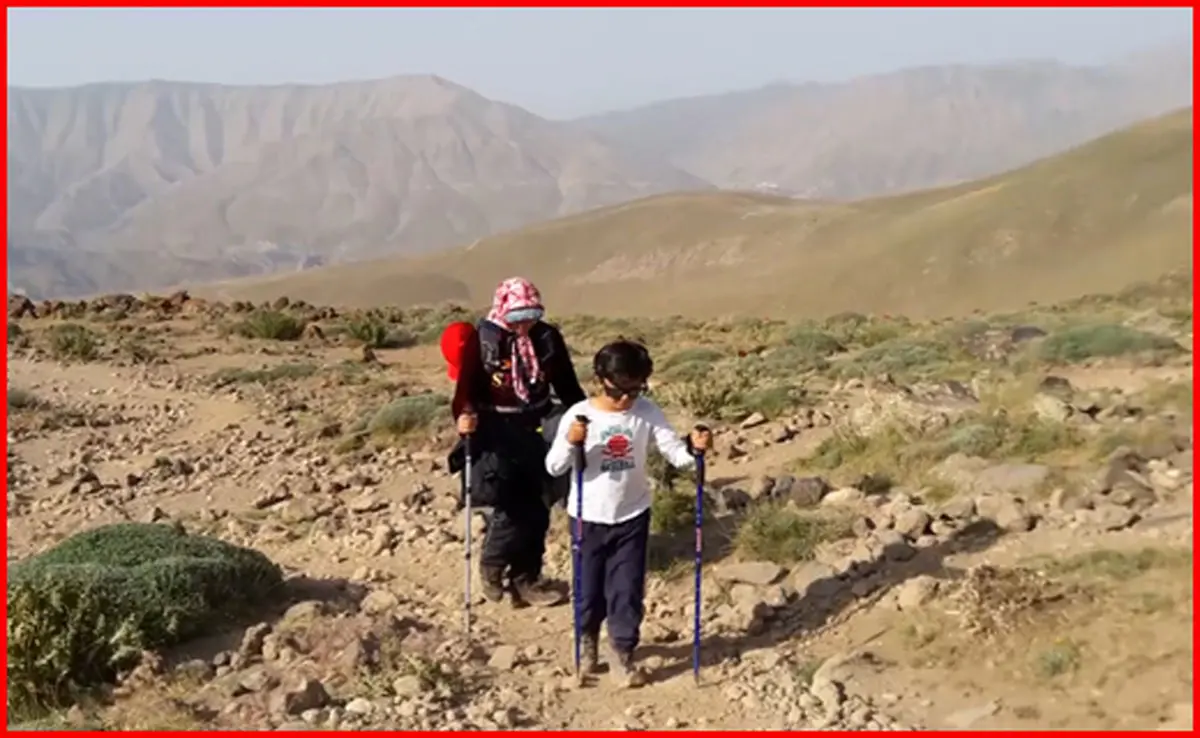 کوهنورد ۸ ساله قله دماوند را فتح کرد+تصاویر