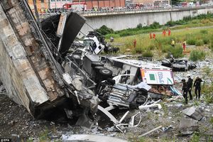 آخرین تصاویر از ریزش پلی در ایتالیا