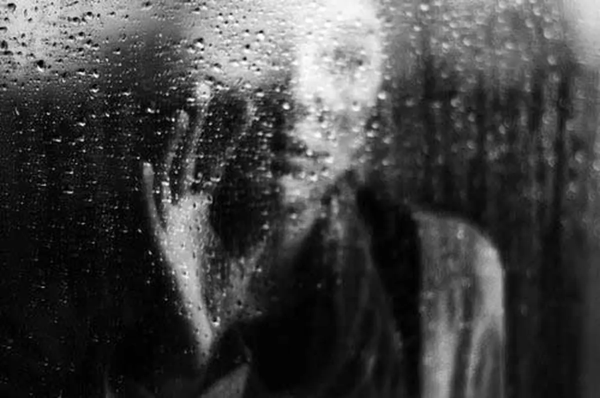 مرد خائن با زن بی حیا روی تخت بودند که زن حامله اش همه چیز را دید!