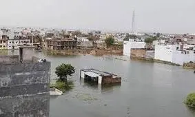 68 کشته 50 هزار آواره در سیلاب هند