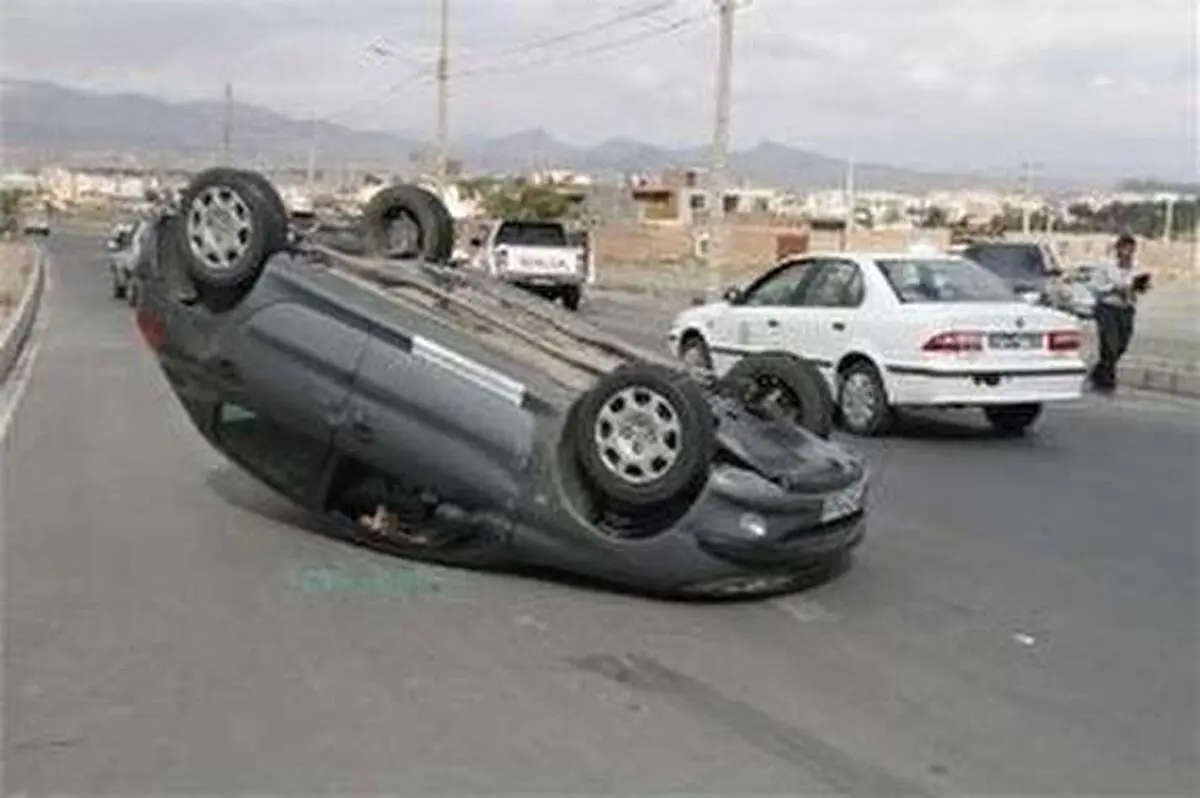 واژگونی پژو در محور زنجان-خرمدره به مرگ راننده منجر شد
