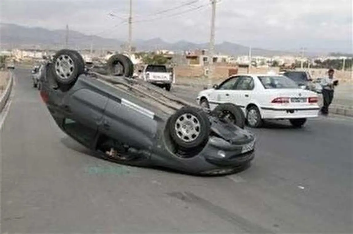 واژگونی پژو در محور زنجان-خرمدره به مرگ راننده منجر شد