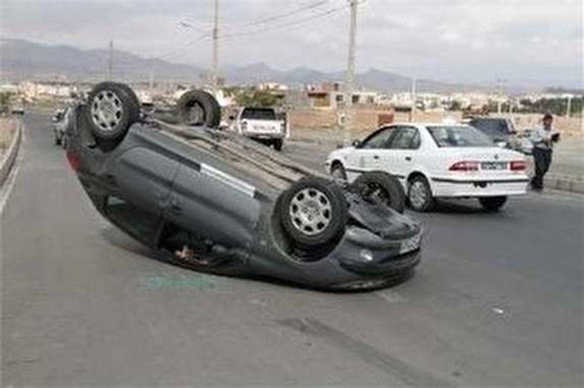واژگونی پژو در محور زنجان-خرمدره به مرگ راننده منجر شد