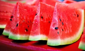 چه کسانی نباید هندوانه بخورند؟