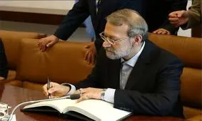 لاریجانی سالگرد پیروزی رزمندگان مقاومت را به نبیه بری تبریک گفت