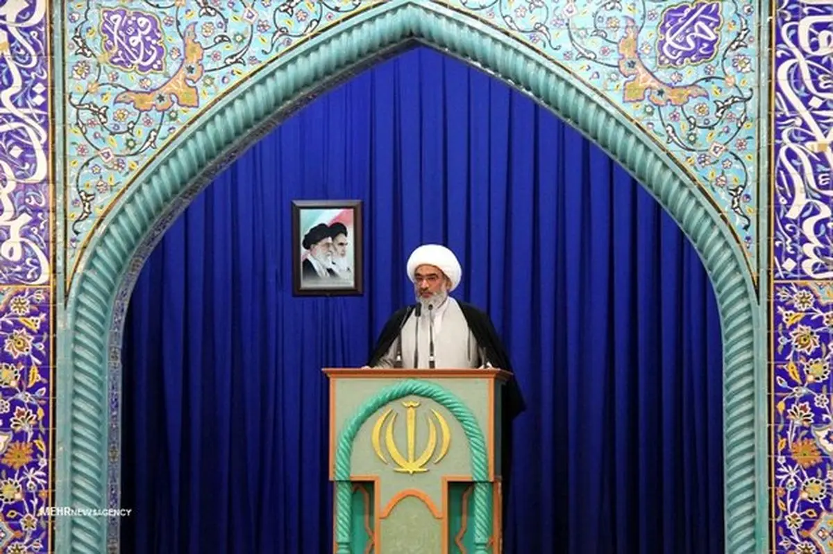 برخورد قانونی و انقلابی با مسببین بحران اقتصادی کشور انجام شود