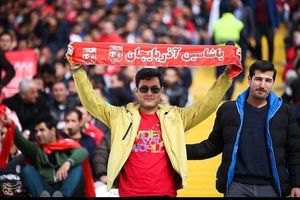 حاشیه دیدار تراکتورسازی – سایپا|حضور هواداران در ورزشگاه یادگار امام (ره) تبریز + عکس