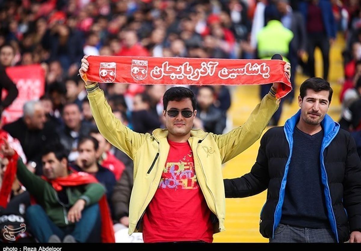 حاشیه دیدار تراکتورسازی – سایپا|حضور هواداران در ورزشگاه یادگار امام (ره) تبریز + عکس