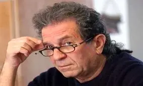 حضور داریوش مهرجویی در منزل عزت‌الله انتظامی