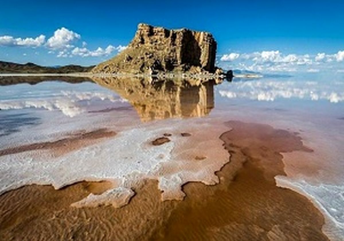 کاهش یک سانتی متری سطح تراز آب دریاچه ارومیه + جدول