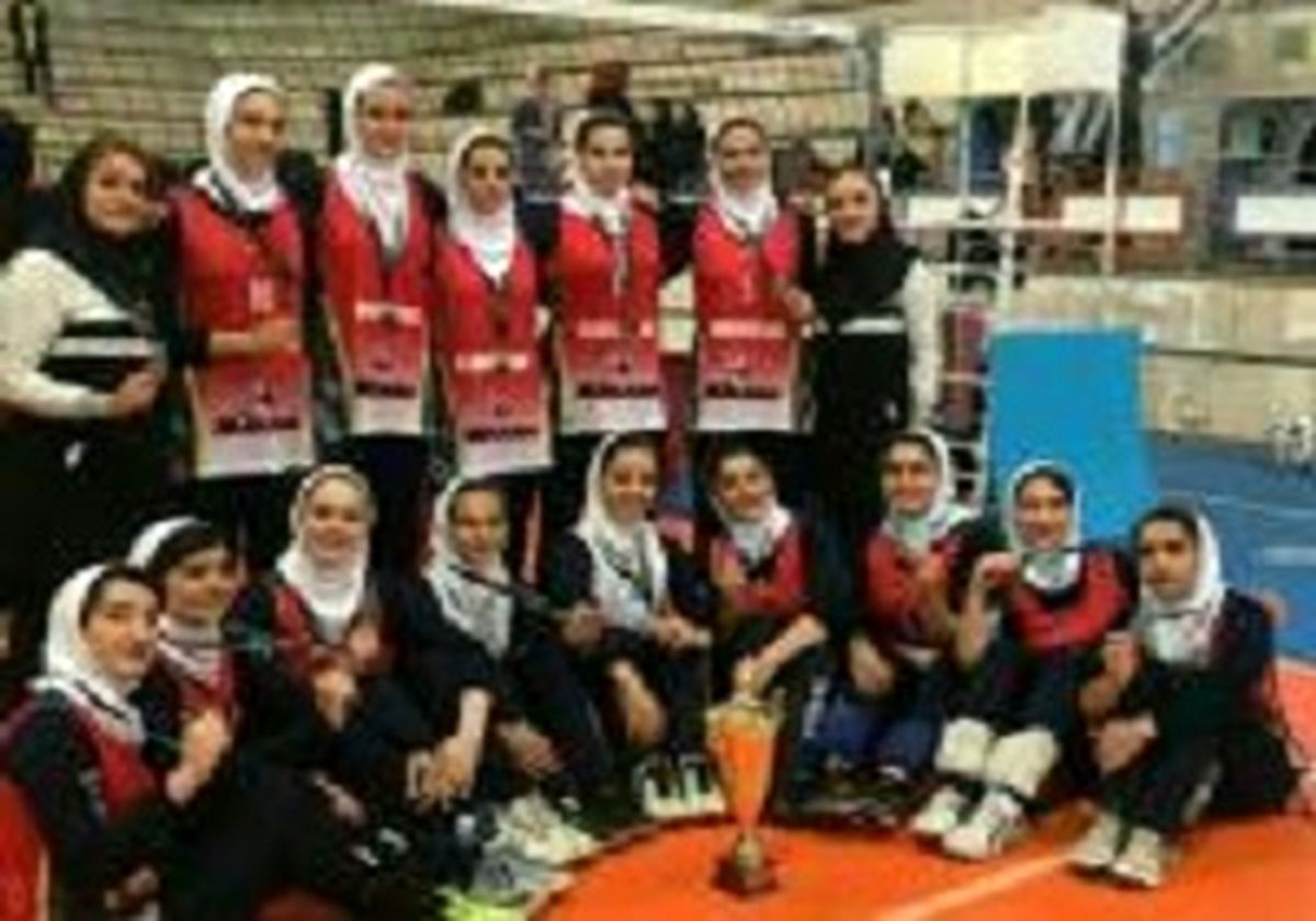 والیبالیست‌های دختر کردستانی نشان برنز دسته سوم امید کشور را کسب کردند