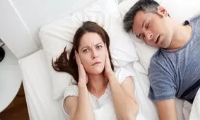 راهکار‌هایی ساده‌ برای اینکه از شر خروپف خلاص شوید