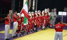 تصویری از شادی دخترانه به خاطر یک بازی حیثیتی