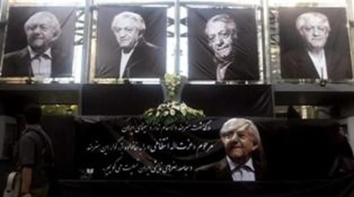 مراسم تشییع پیکر عزت‌الله انتظامی با حضور هنرمندان