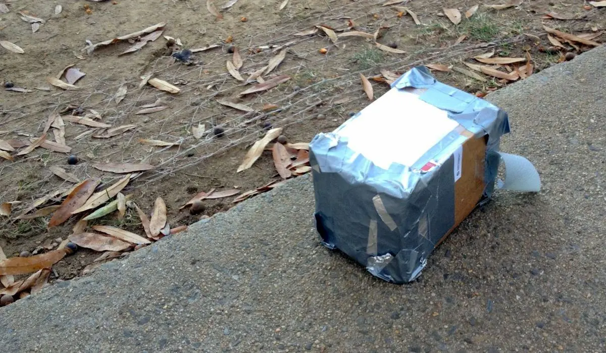 کشف بسته مشکوک در باغ ایرانی