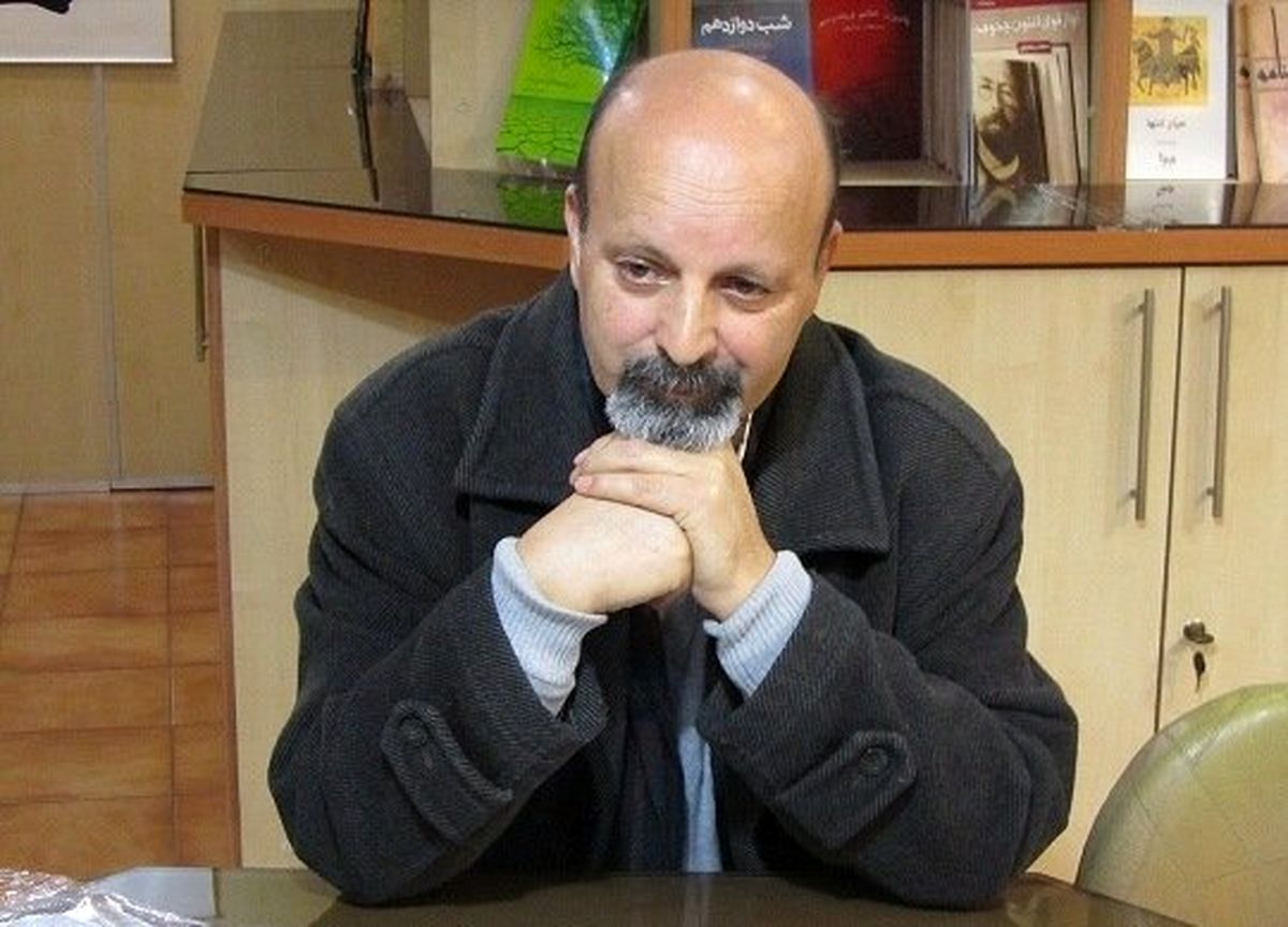 یک نویسنده از سرقت لپتاپش خبر داد