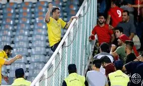 تصویری حیرت انگیز از چاقوکشی در سکوهای آزادی ! + عکس