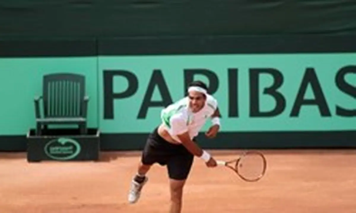 حریف خالدان هم حاضر نشد/ صعود دومین تنیسور ایران به مرحله بعد