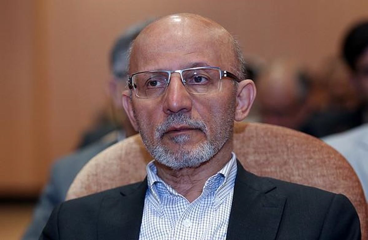 پلاکاردهای تجمع قم این پیام را دارد که فوت آیتالله هاشمی پشت پرده دارد