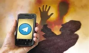عکس های زنم را با پوشش زننده در گوشی دوستانم دیدم!