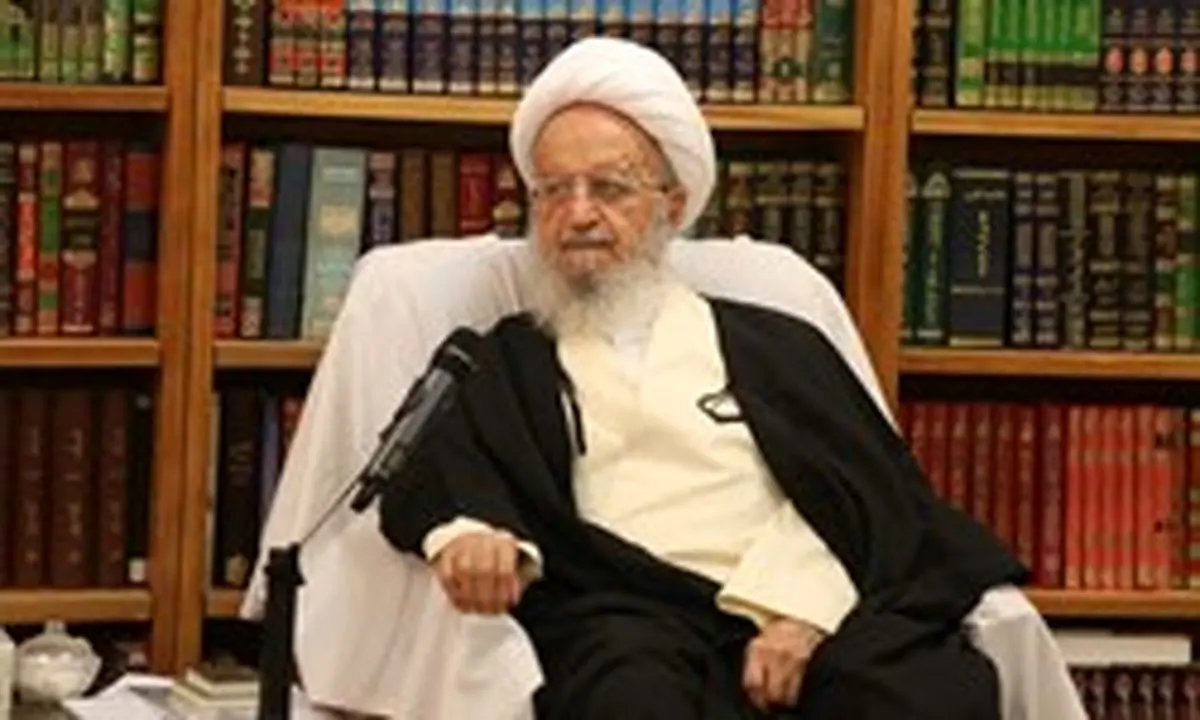 نظر جنجالی آیت‌الله مکارم درباره حضور بانوان در ورزشگاه‌ها