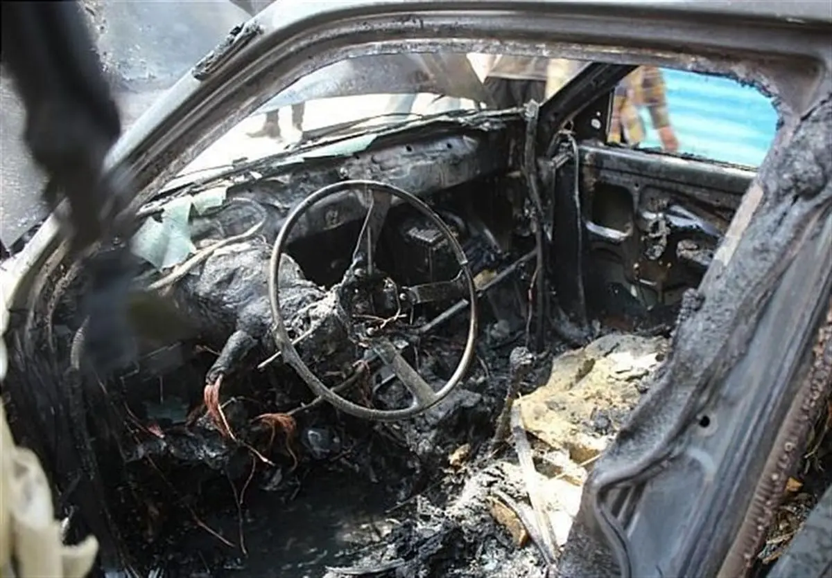شعله‌ور شدن ناگهانی پراید حین حرکت در خیابان