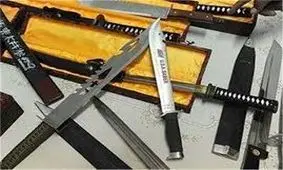 2 جوان مخوف گوش و انگشتان گل فروش آبادانی را بریدند