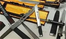2 جوان مخوف گوش و انگشتان گل فروش آبادانی را بریدند