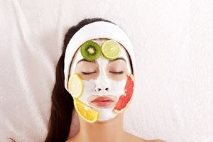 با این ماسک های طبیعی میوه ای پوستتان را جوان کنید
