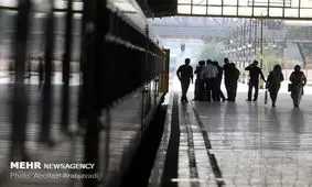 سوت قطار شهری در اهواز به صدا در می آید